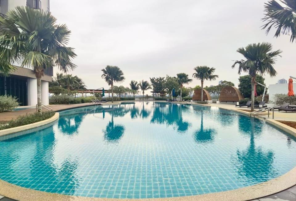 1519 Almas Suites Seaview Sunrise Netflix By Stay Nusajaya  Extérieur photo