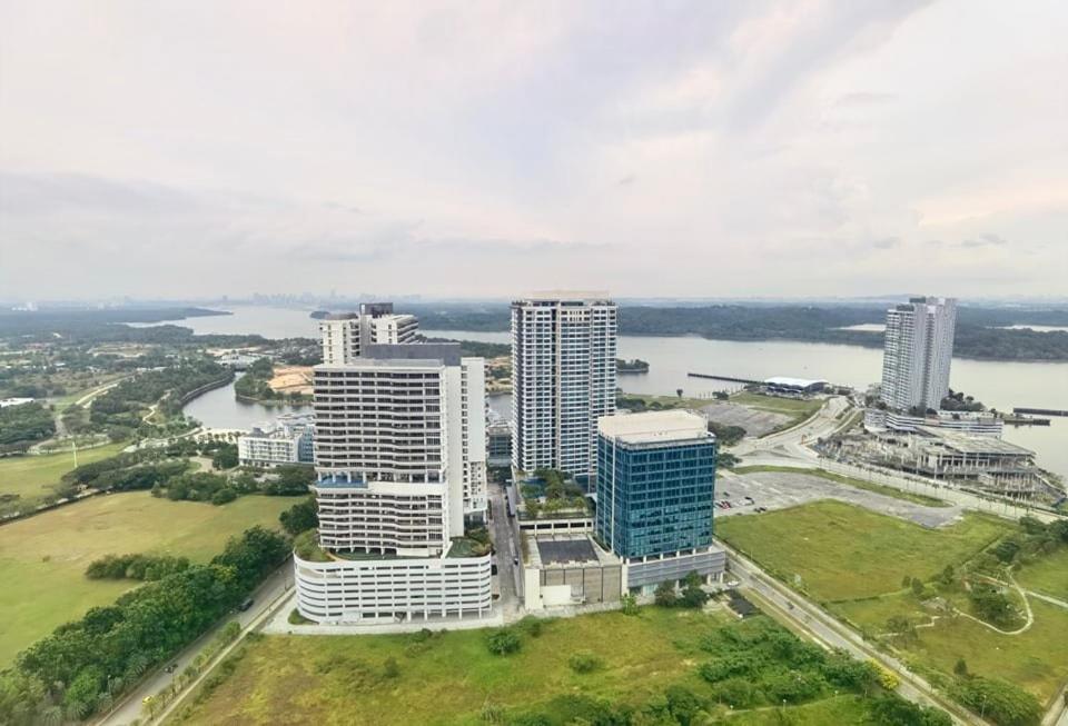 1519 Almas Suites Seaview Sunrise Netflix By Stay Nusajaya  Extérieur photo