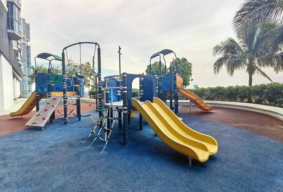 1519 Almas Suites Seaview Sunrise Netflix By Stay Nusajaya  Extérieur photo