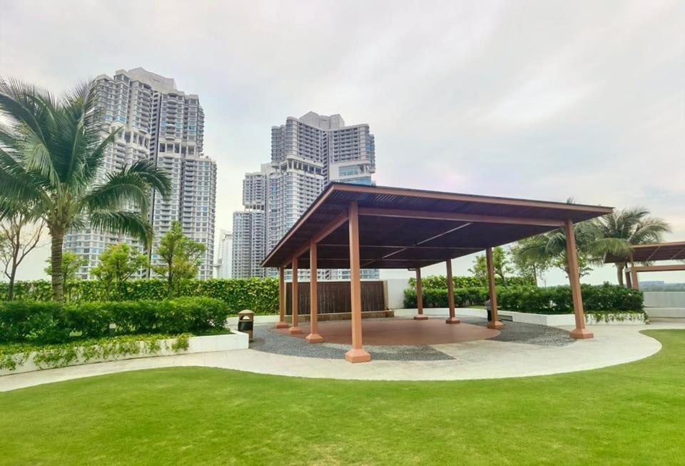 1519 Almas Suites Seaview Sunrise Netflix By Stay Nusajaya  Extérieur photo