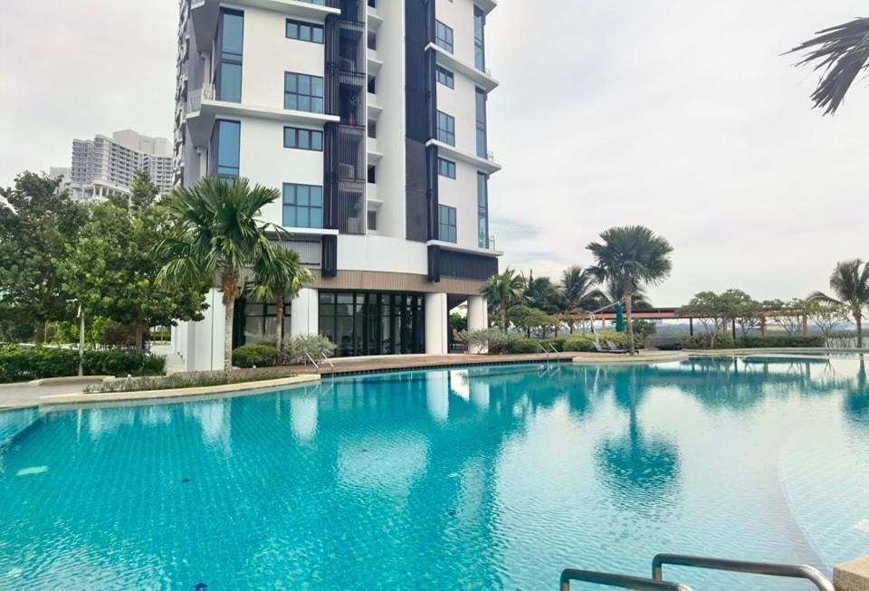 1519 Almas Suites Seaview Sunrise Netflix By Stay Nusajaya  Extérieur photo